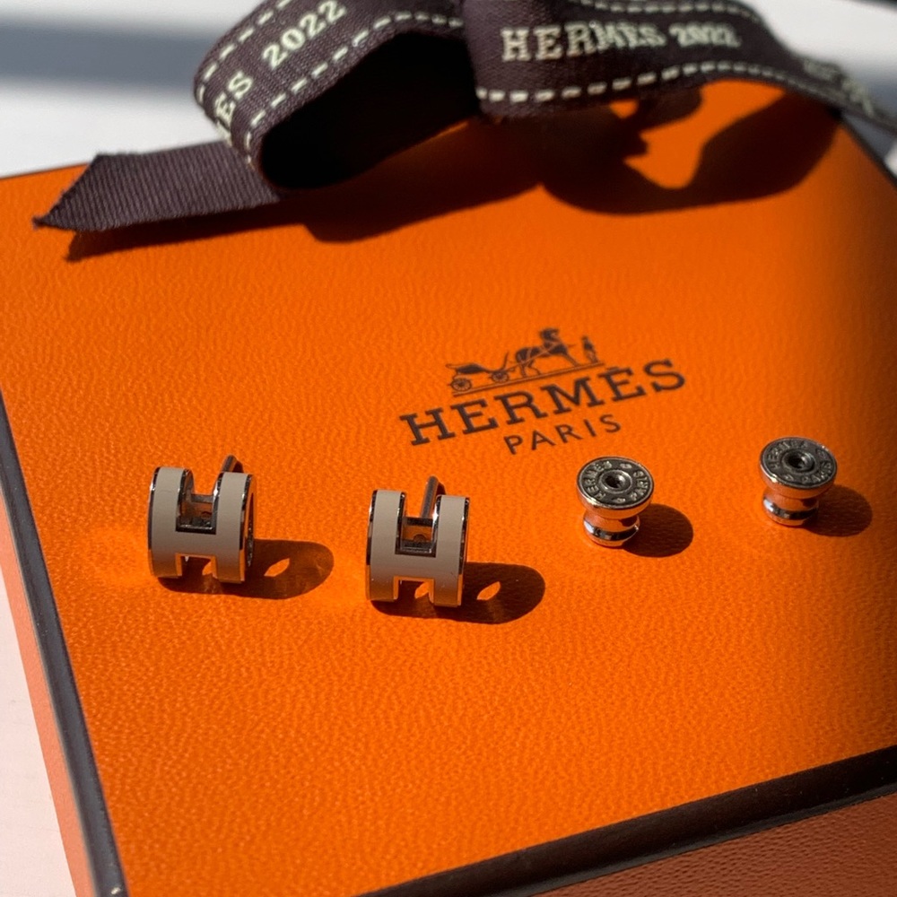 SOLD (orange Available) - NWOT Hermes Pop H Mini earrings - beige & silver